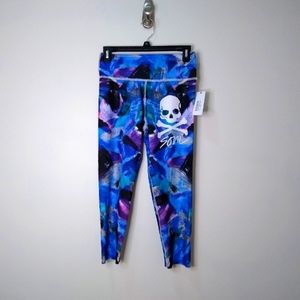 !! Clearance!! NWT. Soulcycle Skull Soul Handwriting Capri Leggings, size Medium